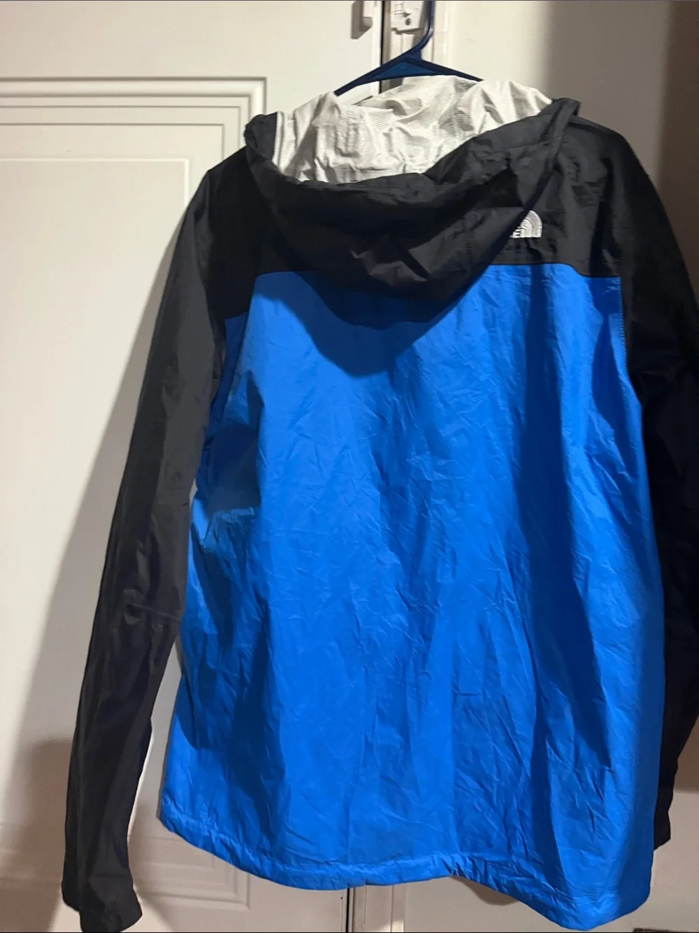 The North Face DryVent Rain Jacket Mens Hooded Windbreaker medium
